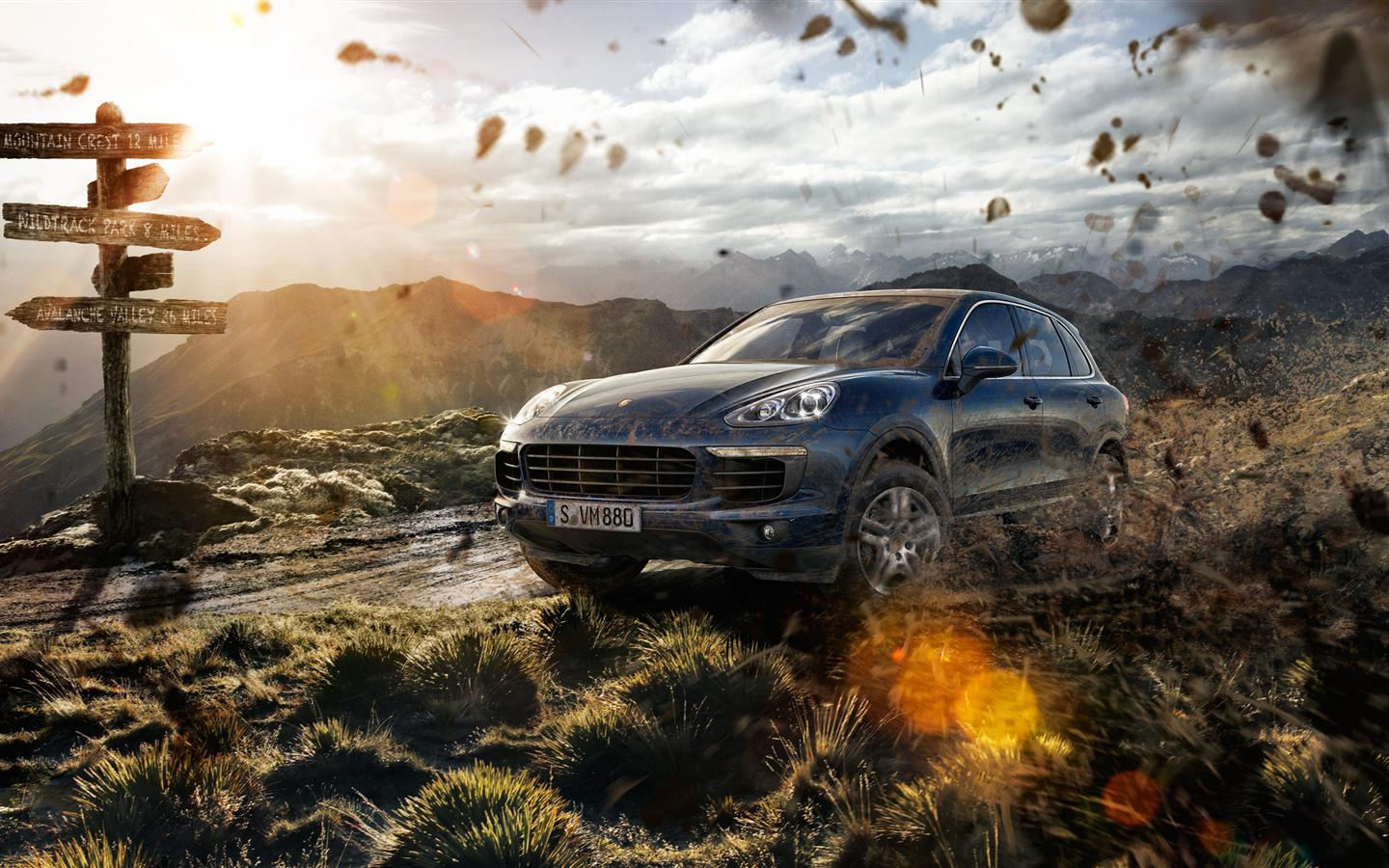 Comparison Jeep Compass 2015 vs Porsche Cayenne 2017 SUV Drive